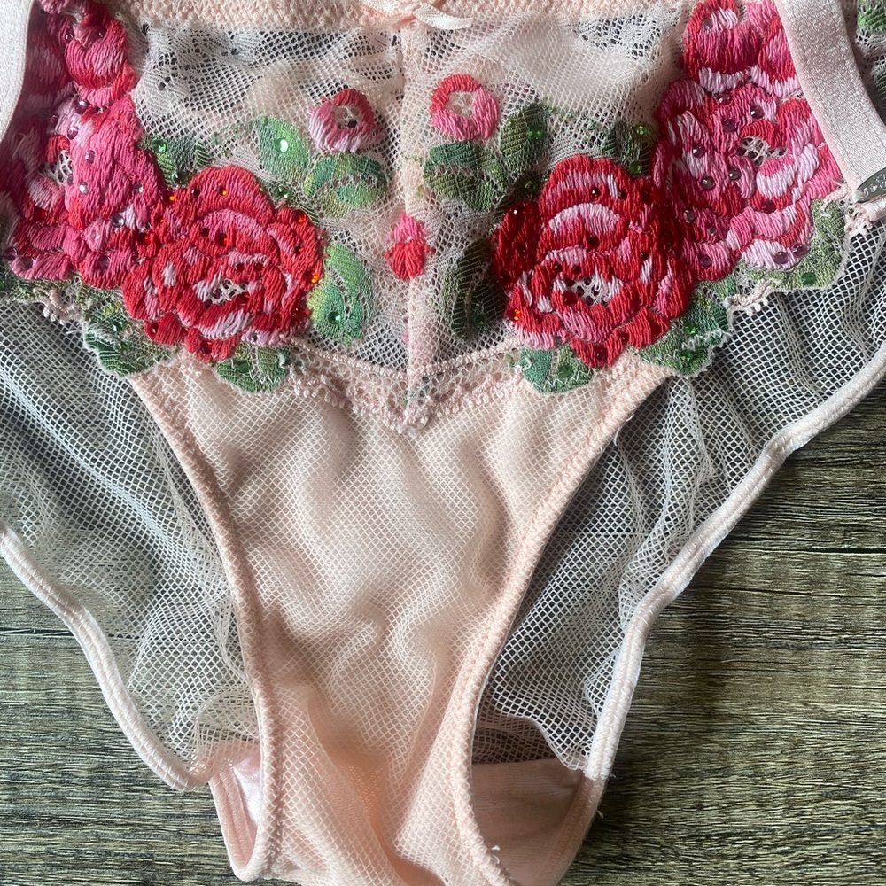 Victoria’s Secret Floral Embroidered Lingerie Set - Pink and Green Size 32C/M - Picture 6 of 17
